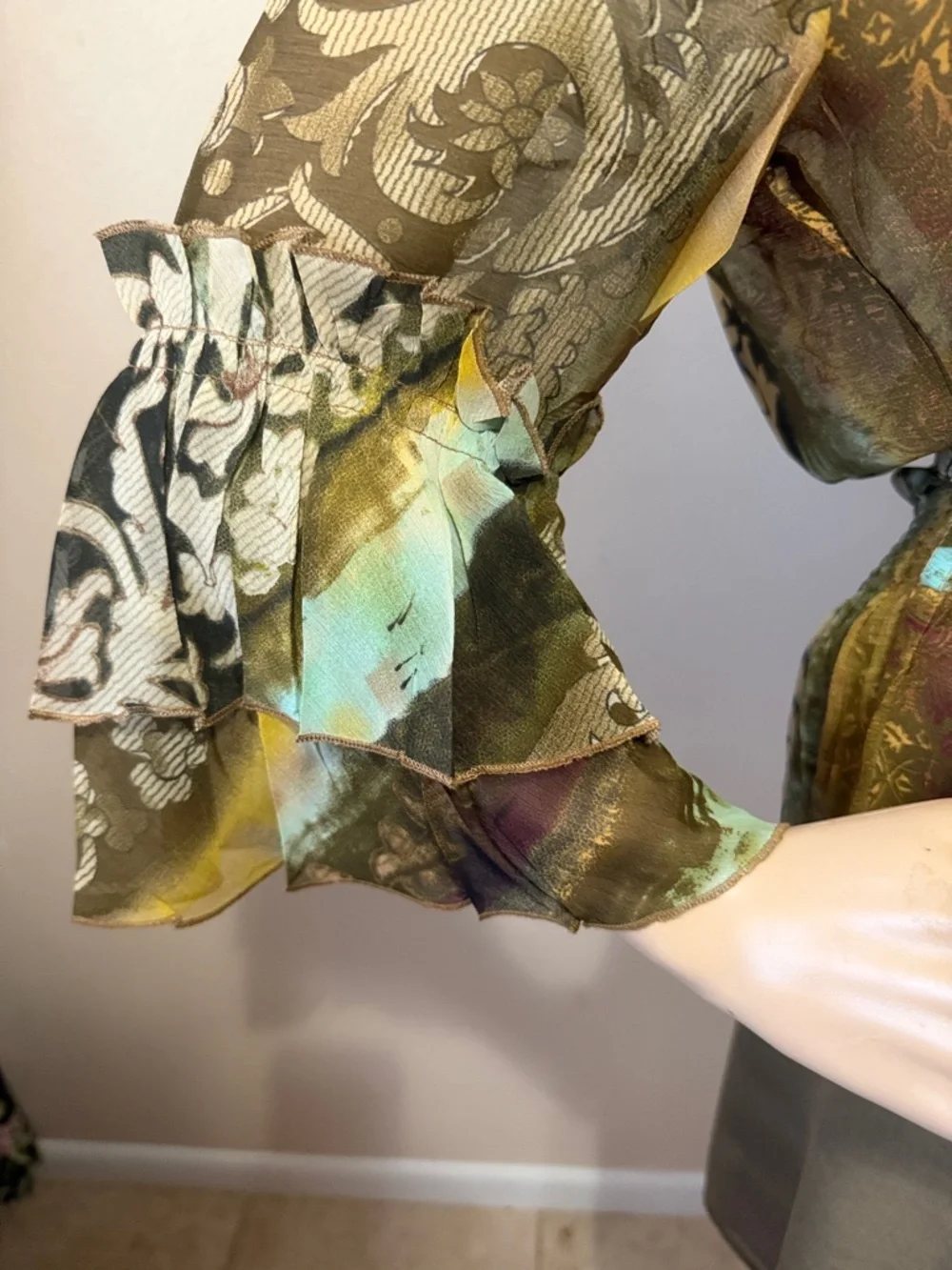 Alberto Makali Olive Green and Gold Patterned Boho Blouse - Picture 4 of 8